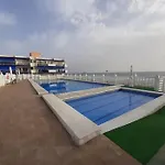 Lejlighed Cosy Flat With A Large Terrace Facing The Sea *