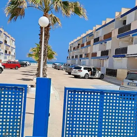 Cosy Flat With A Large Terrace Facing The Sea 아파트 *