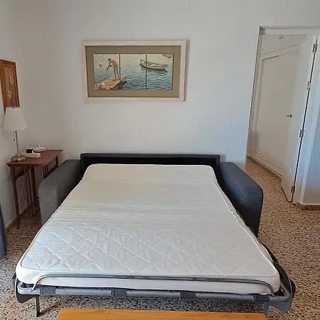 Cosy Flat With A Large Terrace Facing The Sea