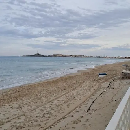 Cosy Flat With A Large Terrace Facing The Sea