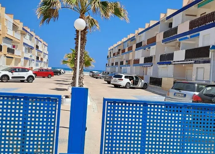 Cosy Flat With A Large Terrace Facing The Sea Apartment *