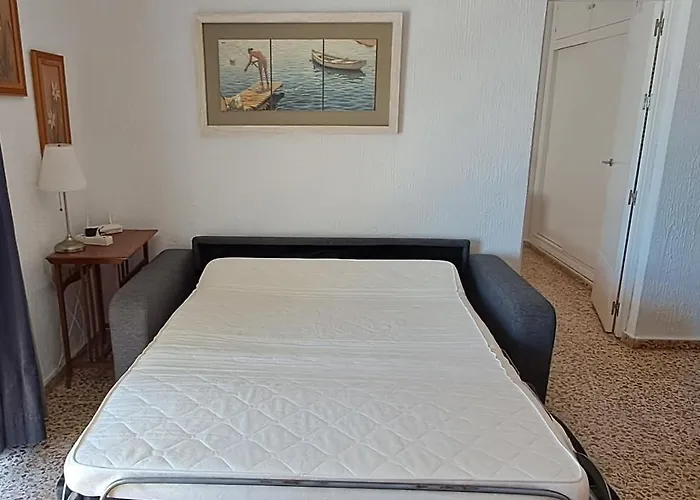 Cosy Flat With A Large Terrace Facing The Sea