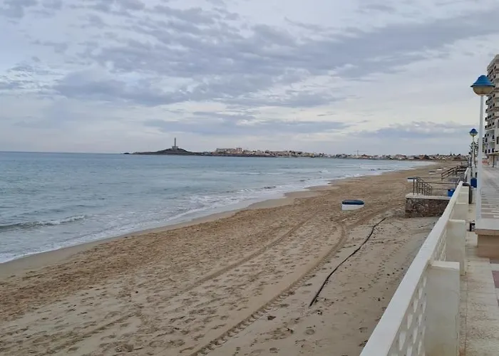 Cosy Flat With A Large Terrace Facing The Sea